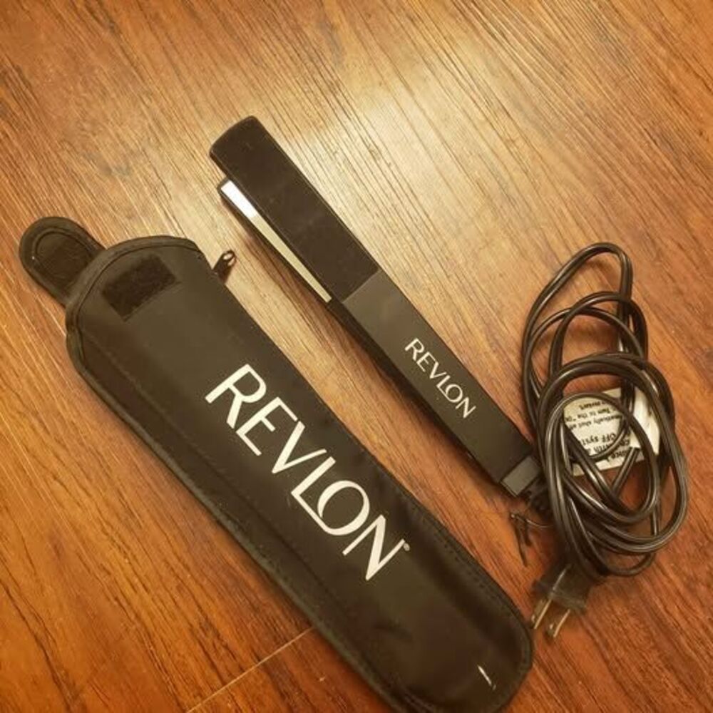 Revlon Hair Straightener with case